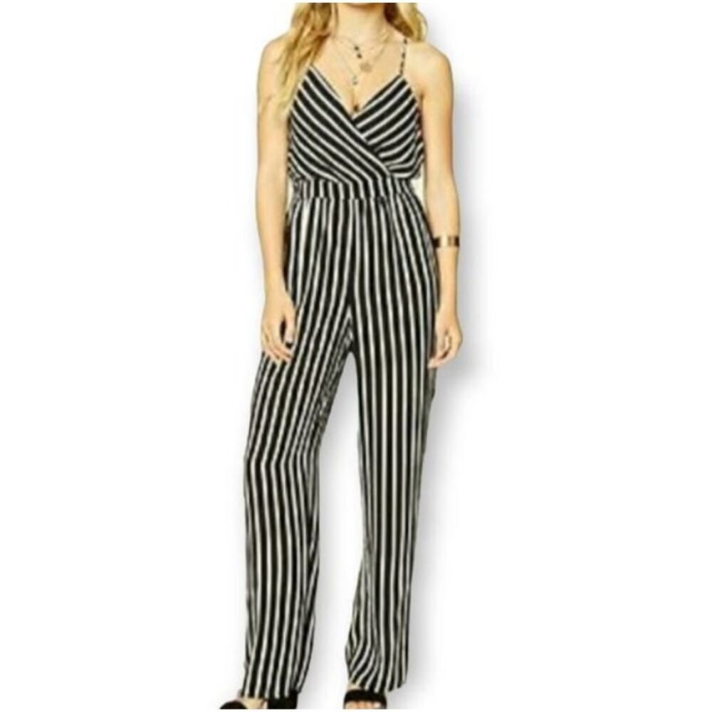 LOVE TREE BLACK & WHITE JUMPSUIT SZ.S EUC.